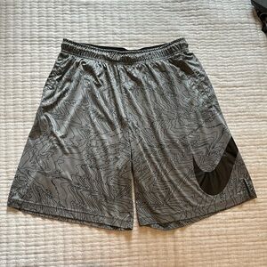 Nike graphic basketball shorts XXL Grey